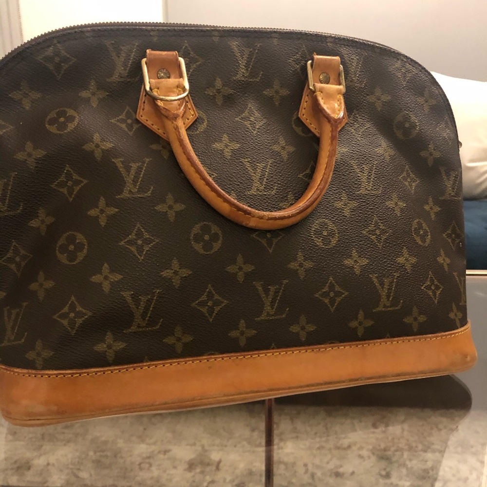 Louis Vuitton Alma Canvas Monogram handbag - Picture 4 of 8